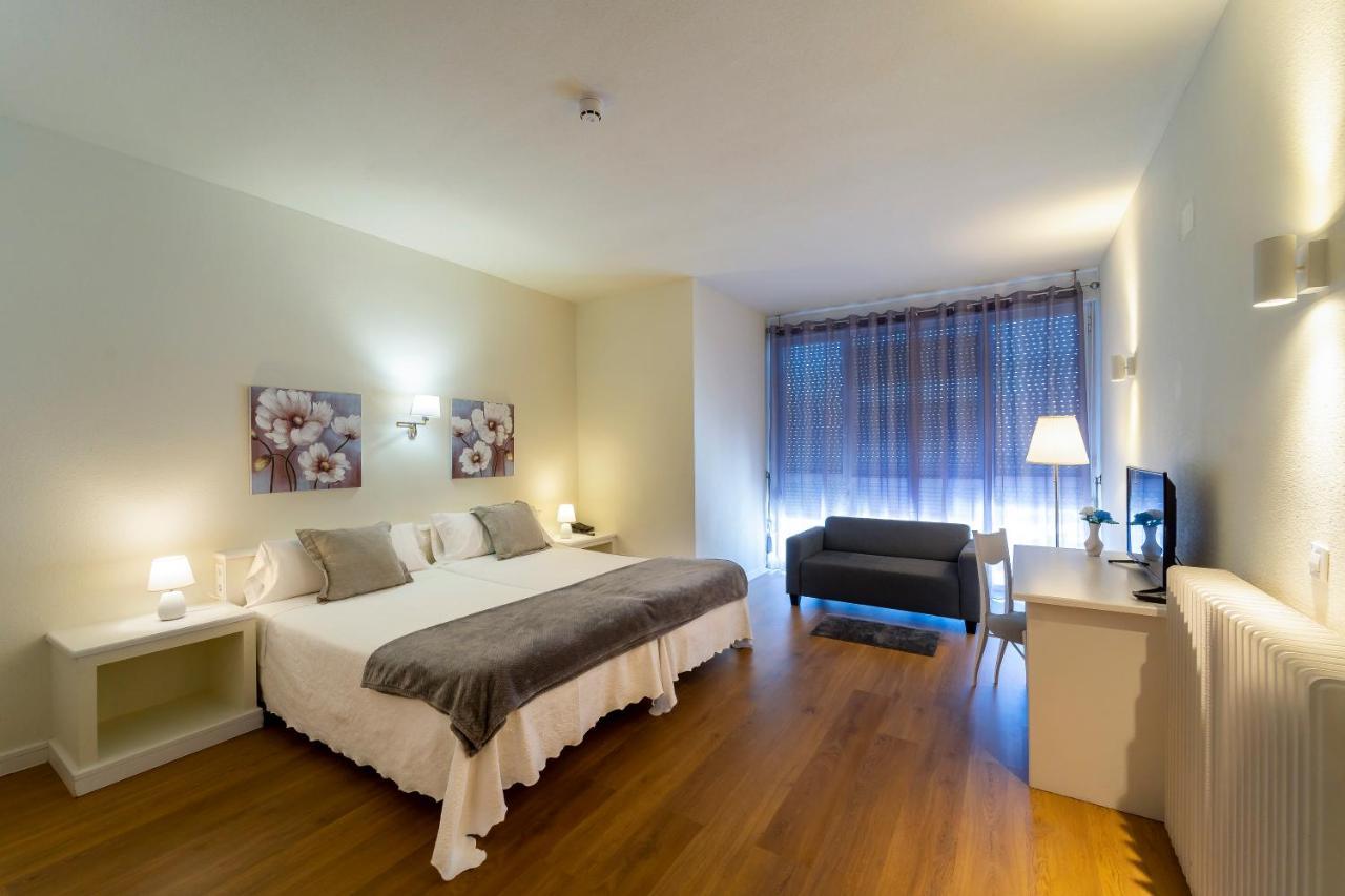 Hotel La Mota By Punta25 Hotels Group Медина дел Кампо Экстерьер фото