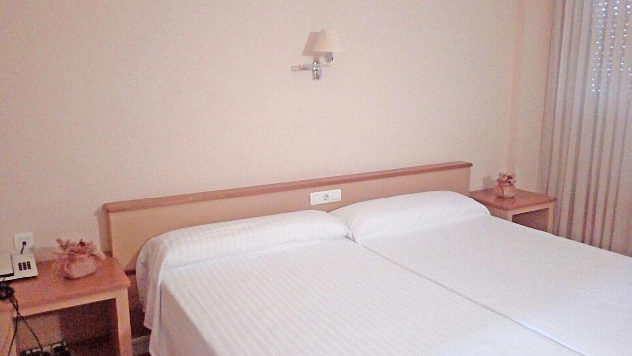 Hotel La Mota By Punta25 Hotels Group Медина дел Кампо Экстерьер фото